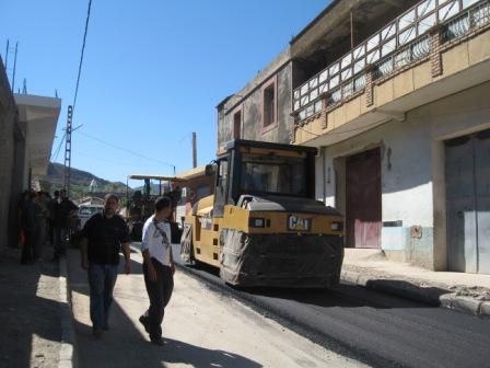 Travaux de bitumage à Lemroudj (septembre 2012)