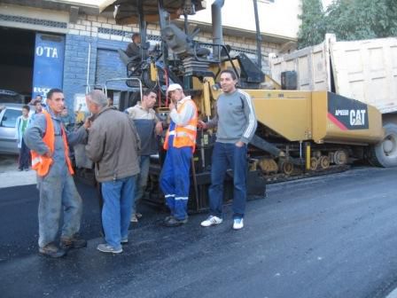 Travaux de bitumage à Lemroudj (septembre 2012)