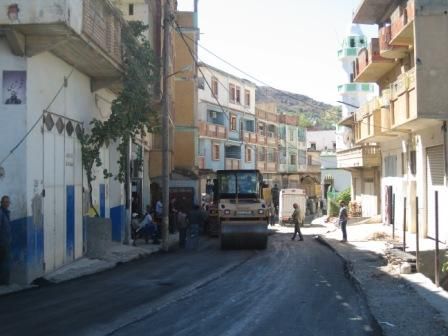 Travaux de bitumage à Lemroudj (septembre 2012)