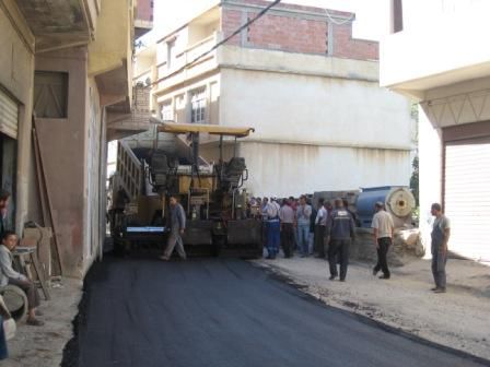 Travaux de bitumage à Lemroudj (septembre 2012)