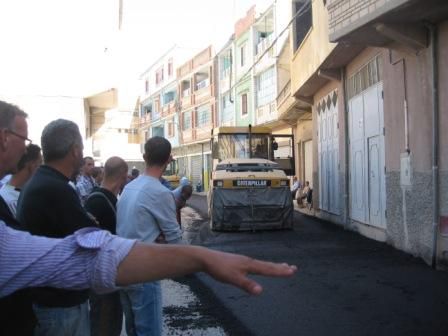 Travaux de bitumage à Lemroudj (septembre 2012)