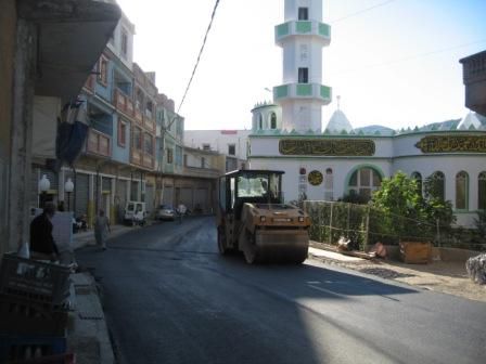 Travaux de bitumage à Lemroudj (septembre 2012)