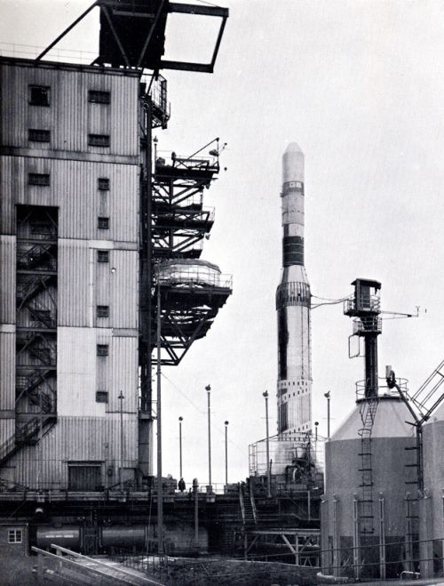 Europa 1 pour la première fois complète à Spadeadam pour des tirs statiques en 1965