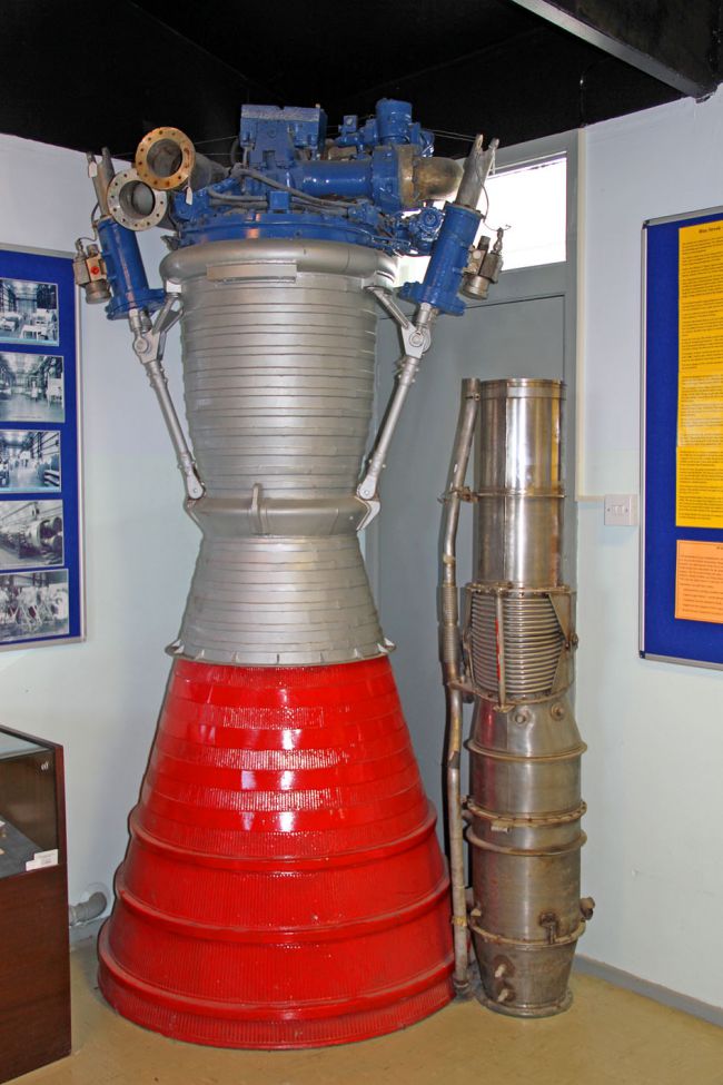moteur RZ-2  de Rolls Royce certainement destiné à la fusée Europa F-17exposé dans le musée