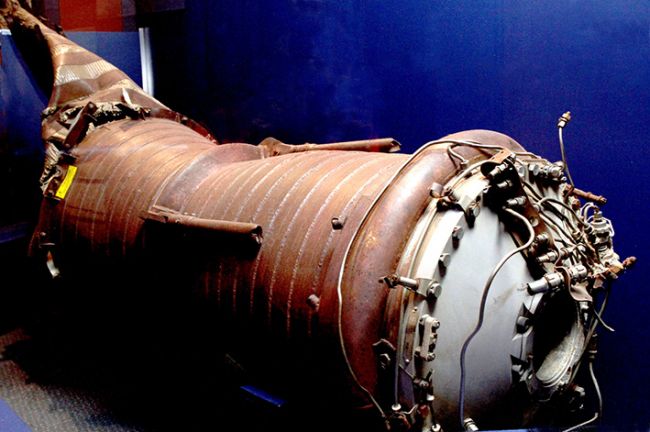 moteur RZ-2 Rolls Royce récupéré dans le désert de Simpson de la fusée europa F4