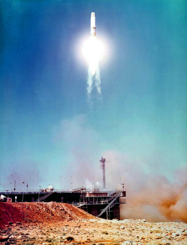 vol du 2éme test de Blue Streak seul préfigurant le premier étage d'Europa 1 réussi en octobre 1964 (flight 2)