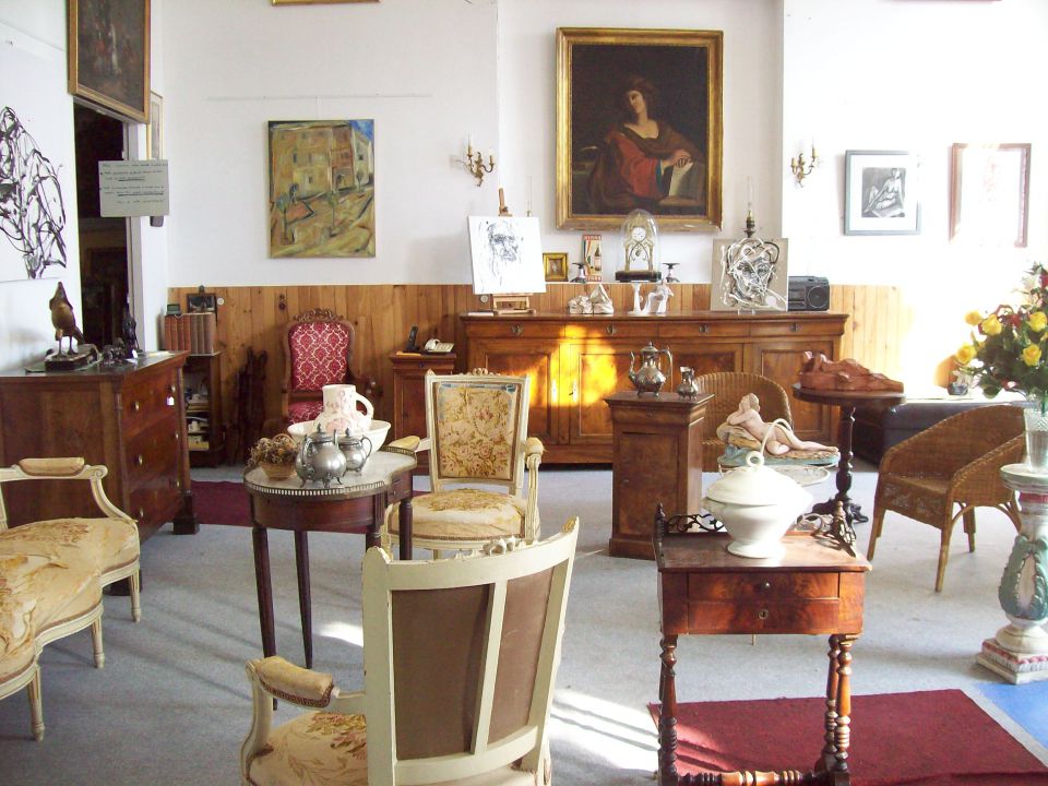 ANTIQUITES