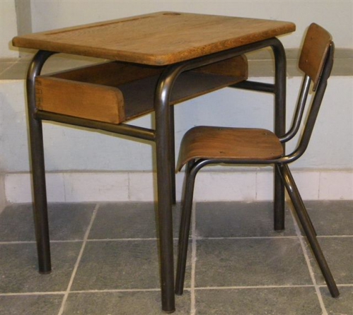 Tables et chaises d'école 04.jpg