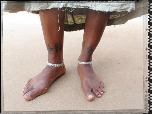 X Small AA Chevilles Tattoos Gonds.jpg