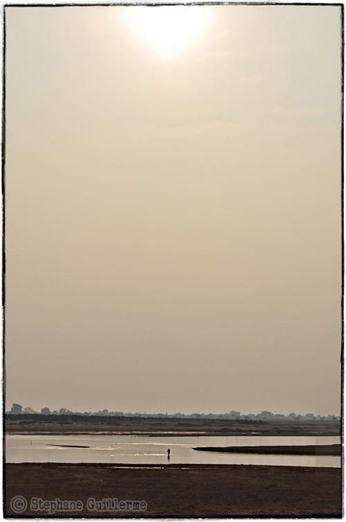 Small DSC_0166 Cocher de soleil sur la rivière Mahanadi.jpg