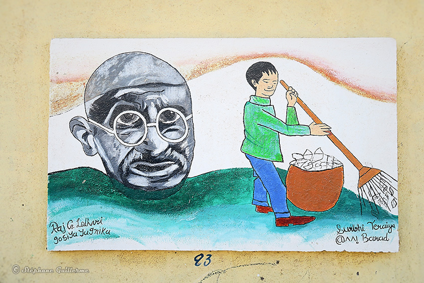 IMG_3744 Peintures murales scolaires Gandhi Porbandar Small.jpg