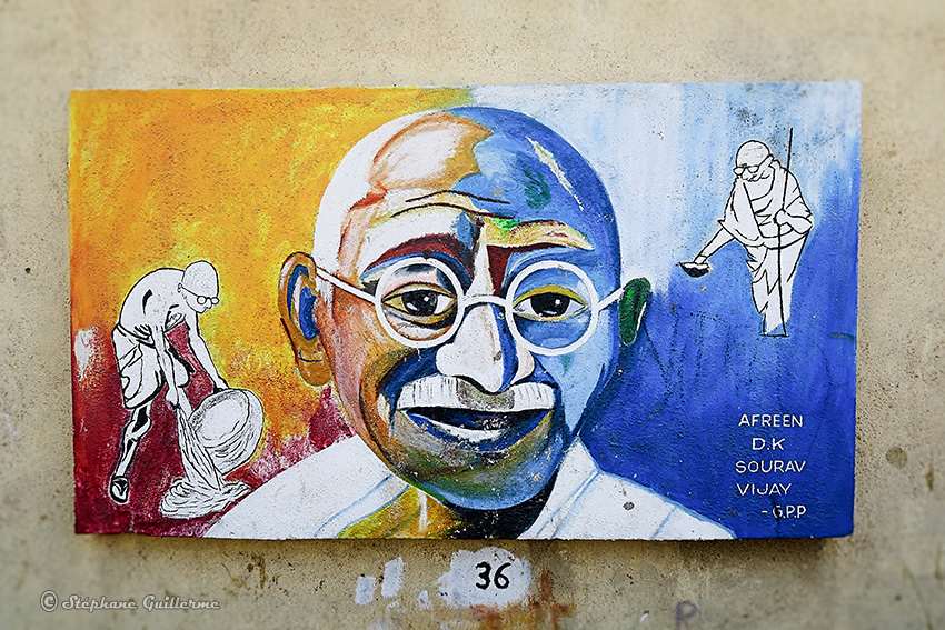 IMG_3756 Peintures murales scolaires Gandhi Porbandar Small.jpg