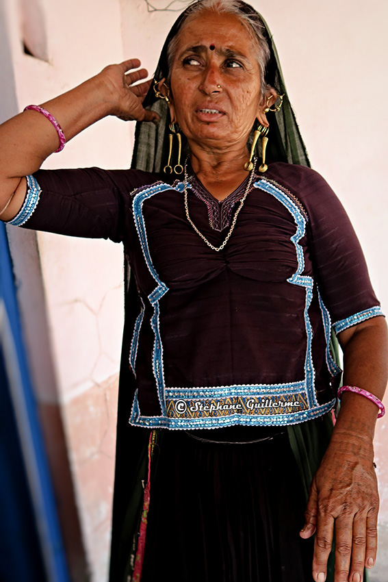 IMG_5286 Tattoo femme Rabari Vers Bhuj Small.jpg