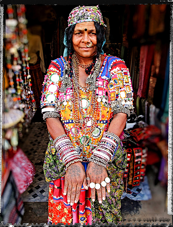 Blog 30x40 cms Tattoo Tribal TT 15 Banjara lady Hampi market Karnataka.jpg