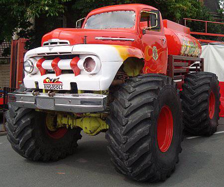 monster-trucks-2[1].jpg