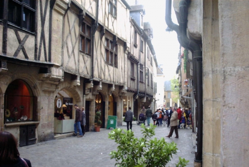 Dijon_Rue_vieille.jpg