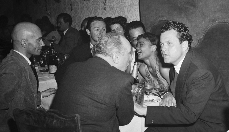 Orson-Welles-and-Eartha-Kitt-in-Paris-1950-PA-9406103.jpg