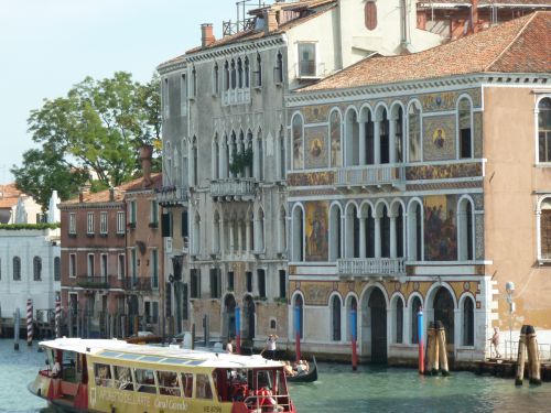 Palais Barbarigo vu du Pont de l'Académie