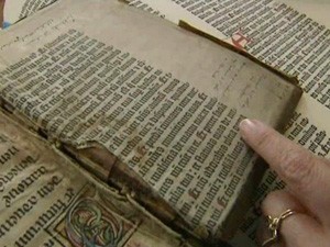 929359036 fragment de la bible de gutenberg retrouvé à Colmar (Fr).jpg