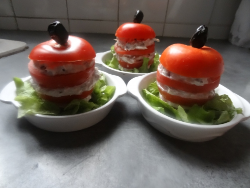 Millefeuille de tomate thon fromage.JPG