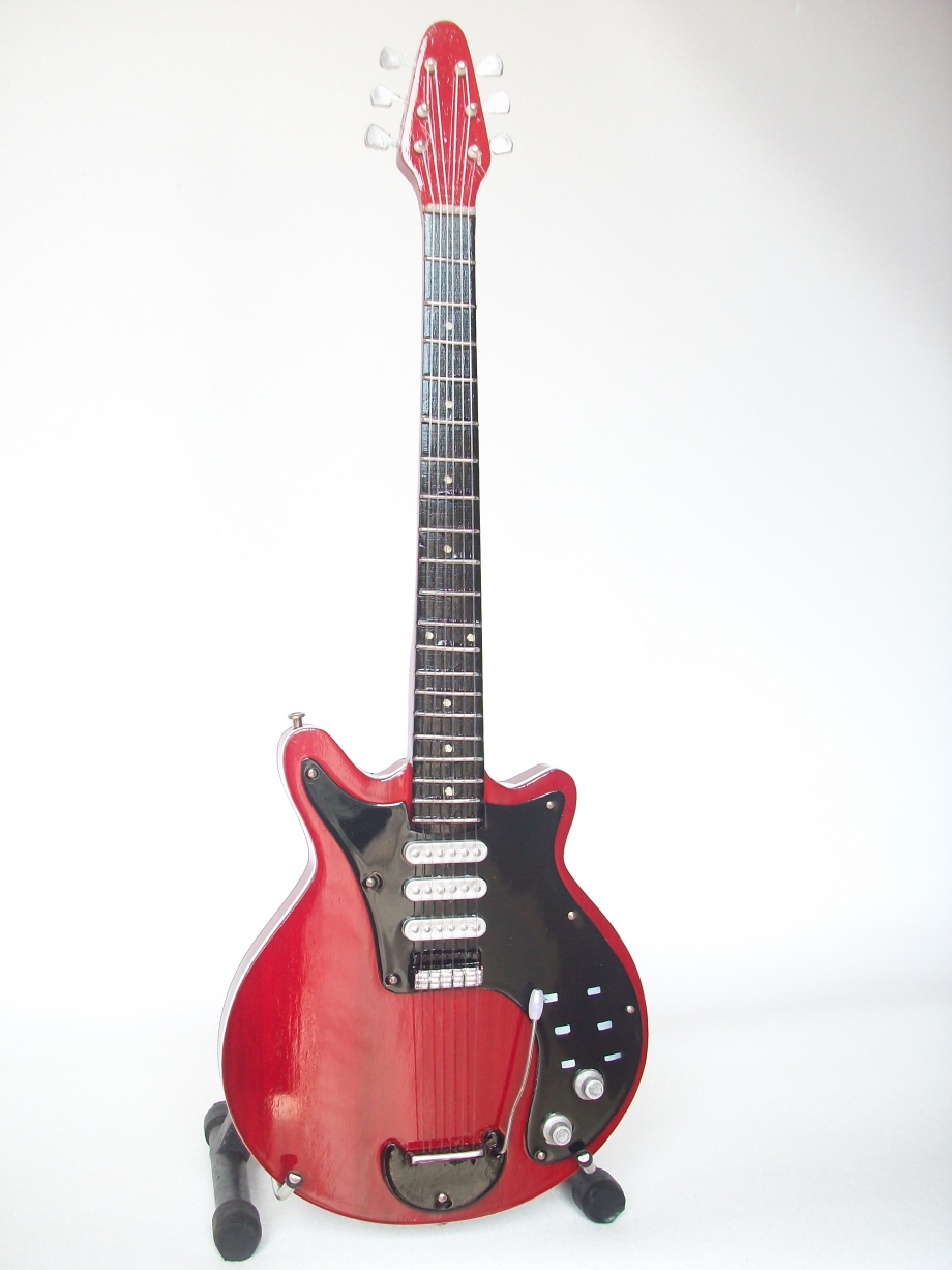 Guitare miniature special red brian may queen.JPG