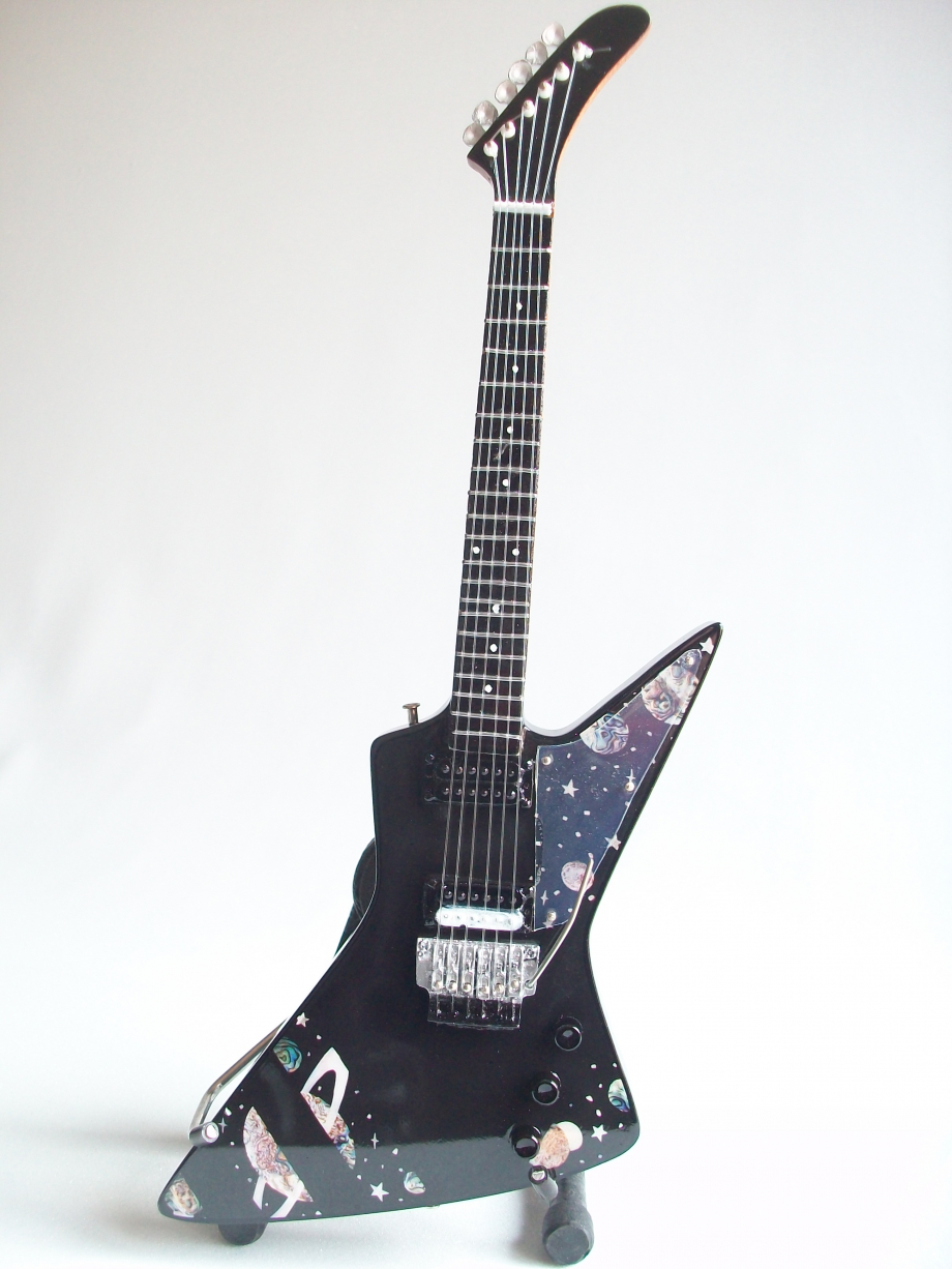 Guitare miniature Dommenget EX90 Galaxy - Matthias Jabs - Scorpions.JPG