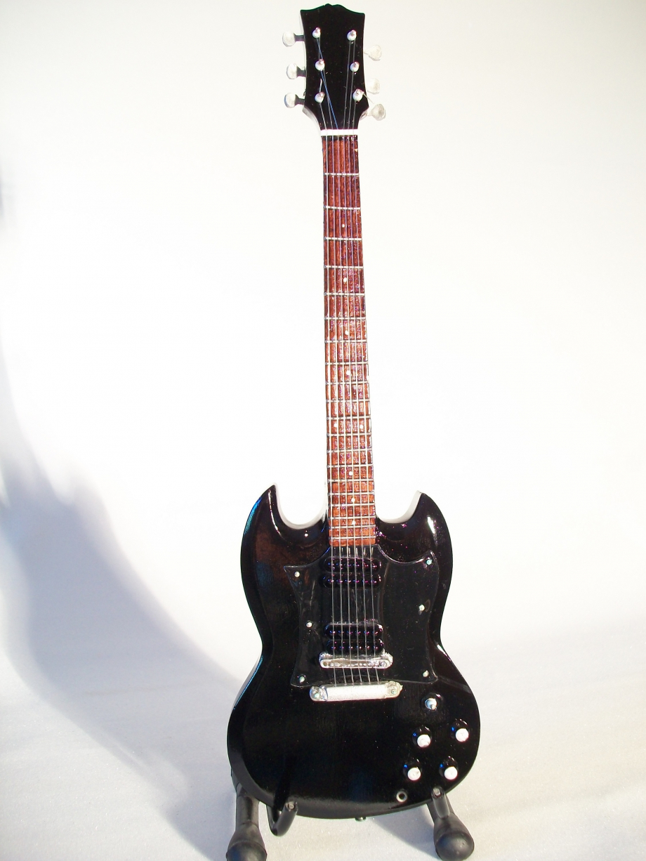 guitare miniature Gibson SG noire Angus young ac dc.JPG