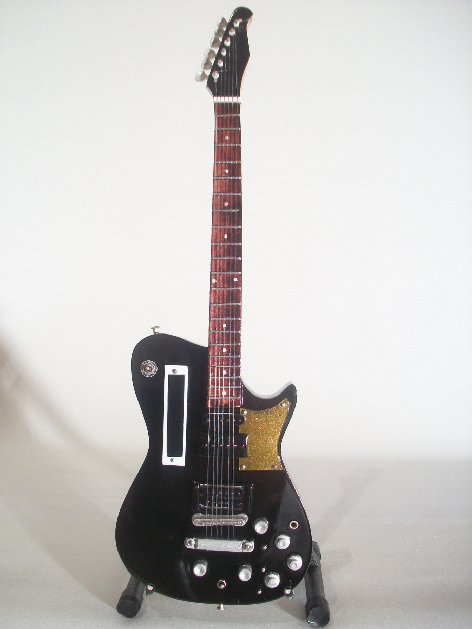 Guitare miniature Manson 007 Matt Bellamy Muse (2).JPG