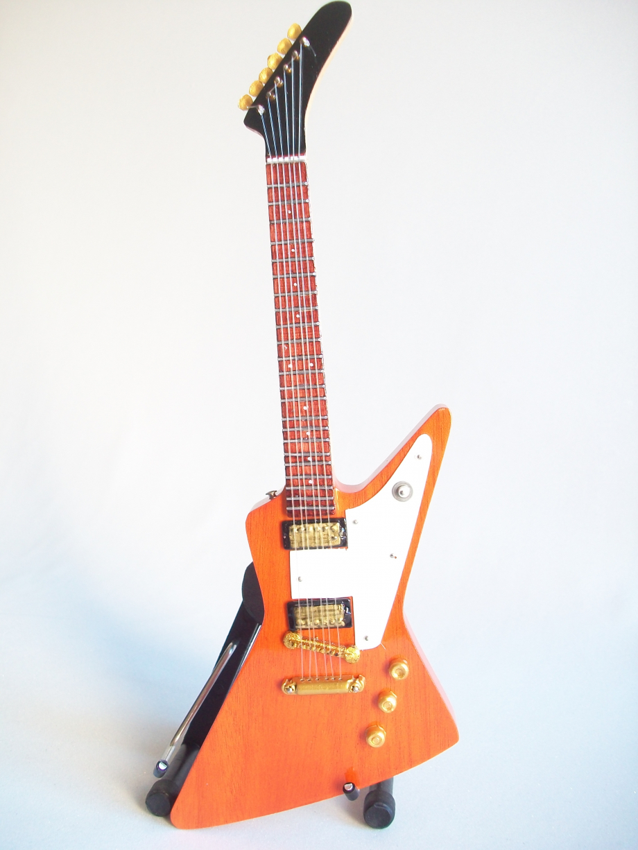 guitare miniature Gibson explorer The Edge - U2.JPG