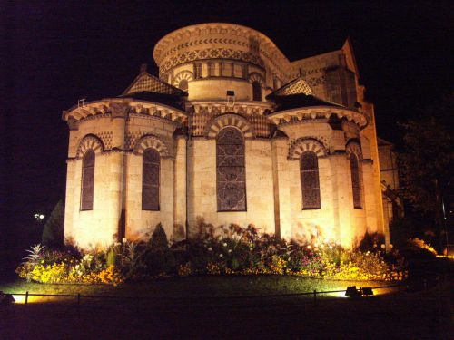 l'église, la nuit