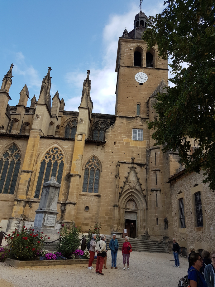 devant l\\\'abbatiale