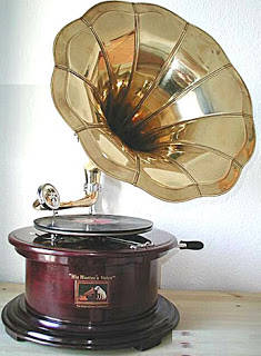 round-gramophone-b.jpg