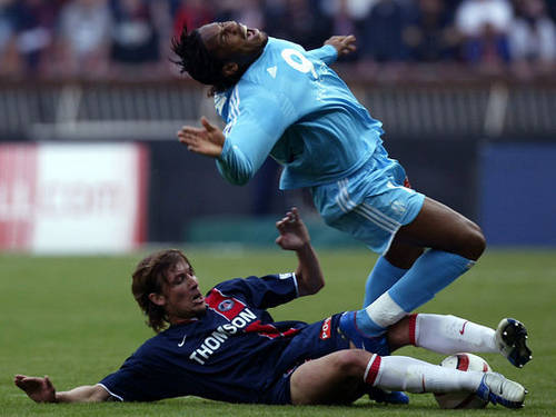 heinze%20drogba%20tacle%20om%20psg%20bagarre.jpg
