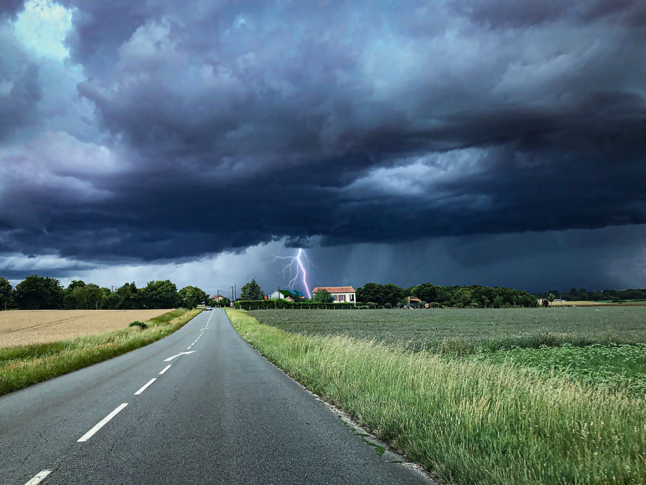 Ciel d'orage -  Eric Desvergnes Expo GPPR 11-2023 (Copier).jpg