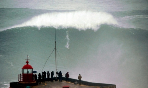 Carlos-Burle-surfe-la-plus-grande-vague-du-monde-2013-640x382.jpg