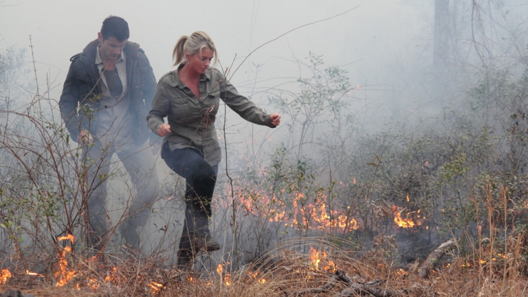 un-couple-contre-la-nature-tempete-de-feu-en-louisiane-img73.768x432.jpg