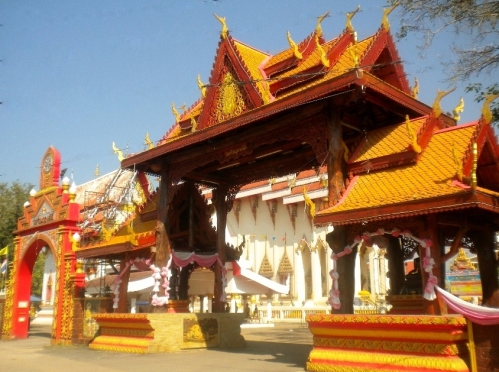 Wat Si Chom Phu Ong Tue (2).JPG
