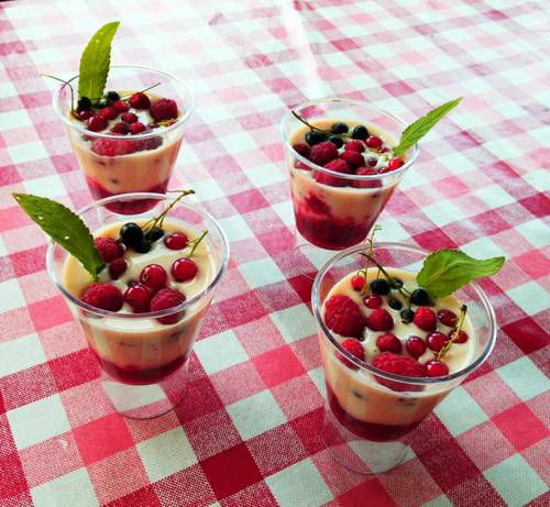 verrine fruit rouges yaourt 1.jpg