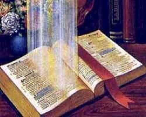 bible avec faisceau lumineux.jpg