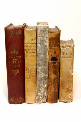 10481067-livres-anciens-1700-1600-imprime-en-italie.jpg