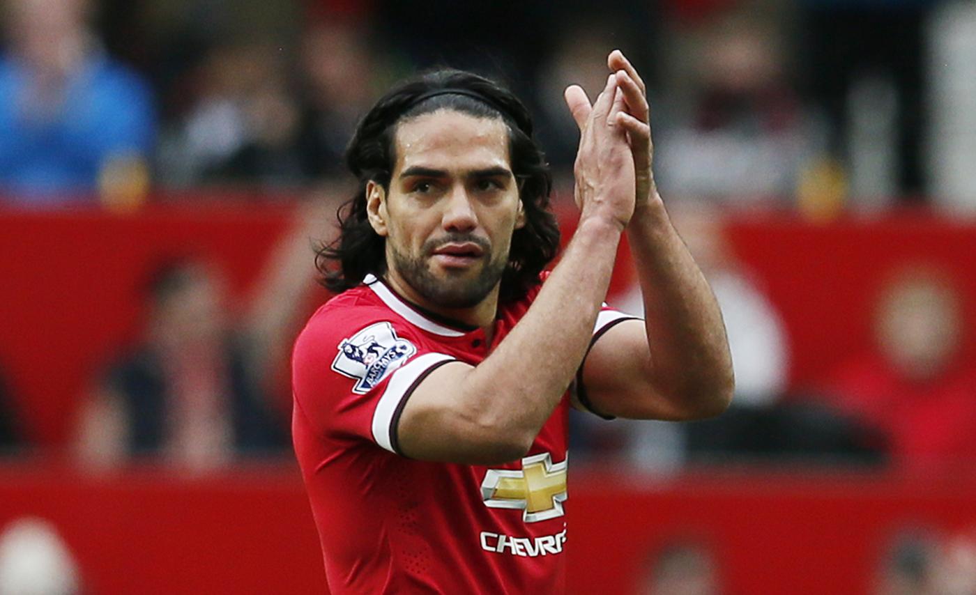 football-manchester-uniteds-radamel-falcao-applauds-fans-as-he-is-substituted.jpg