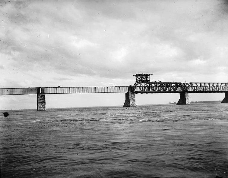 11-1898-pont victoria changement du tube.jpg