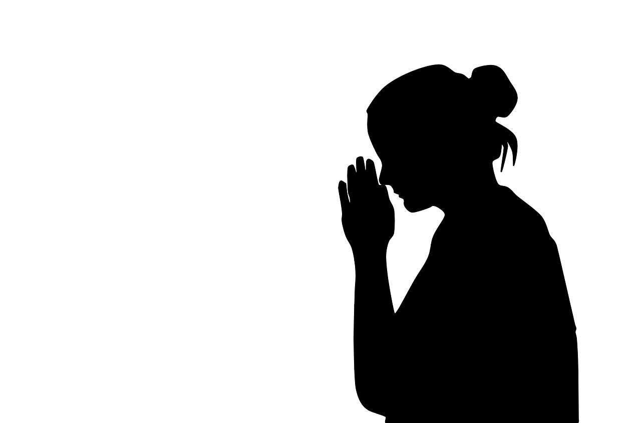 woman-praying-1932952_1280
