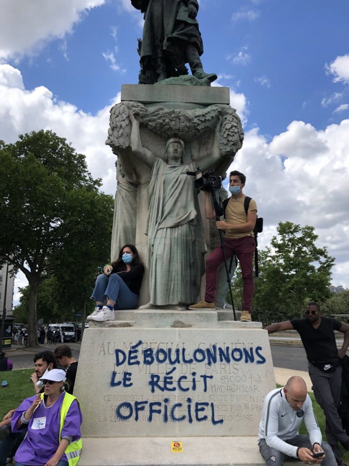 deboulonnons_le_recit_officiel-43726.jpg