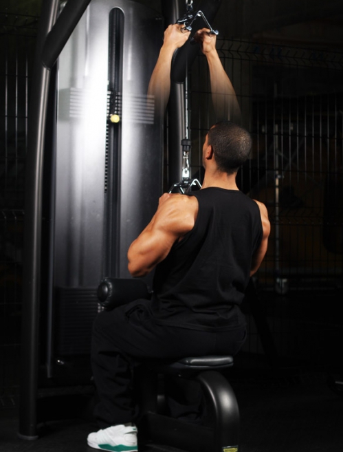 tirage-vertical-prise-serree-dos-musculation.jpg