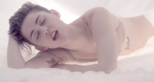 Miley-Cyrus-Adore-You-Video-750x400.jpg