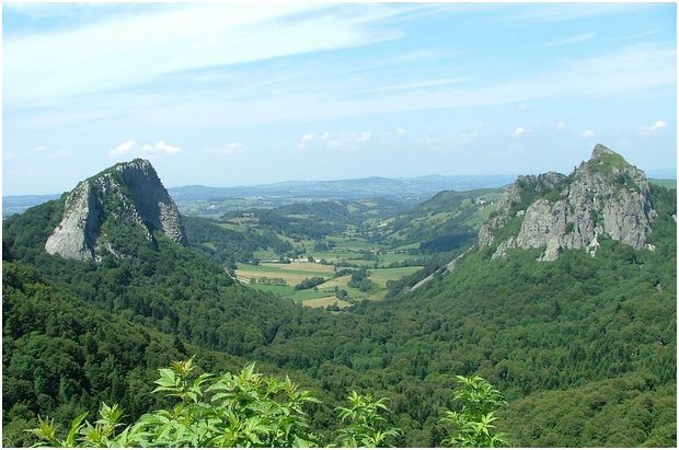 Auvergne roches tuilieres et sanadoires