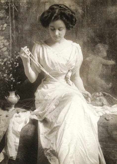9. The Pearl Necklace 1900s.jpg