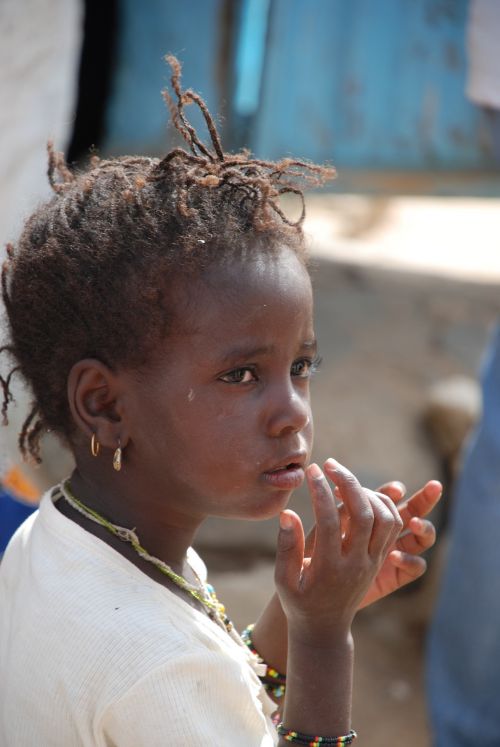 SENEGAL : LA PETITE FILLE