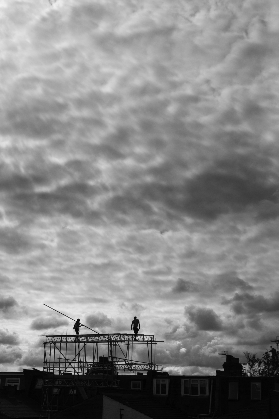 workers scaffholding web.jpg